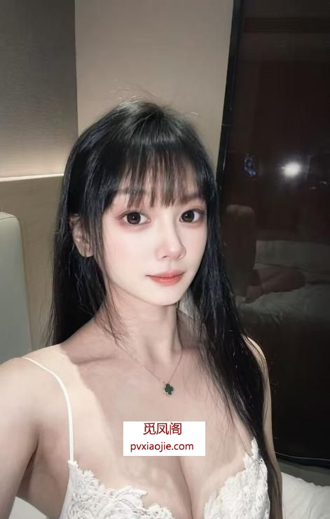 瑜伽舞蹈小姐姐