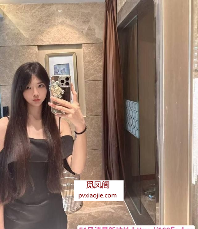 东郊后入大长腿一线天