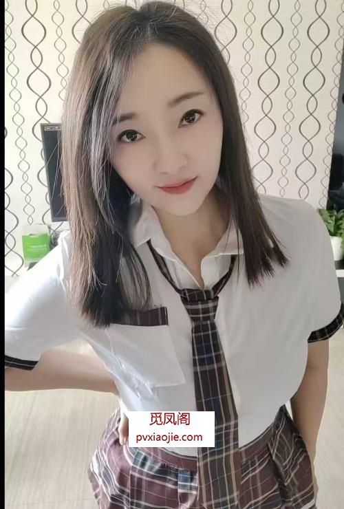 清纯服务闷骚女
