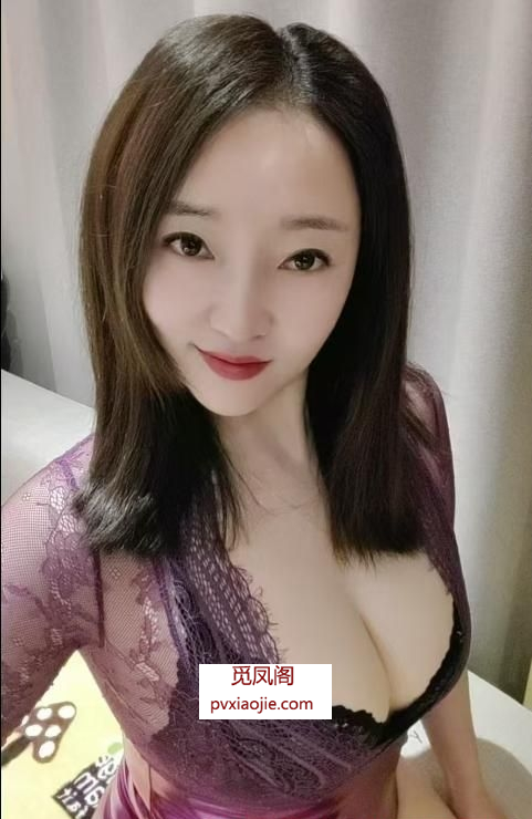 清纯服务闷骚女