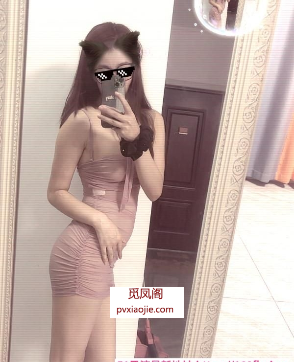 翘臀性感长腿骚女