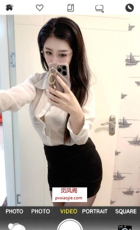 体验风骚美乳御姐