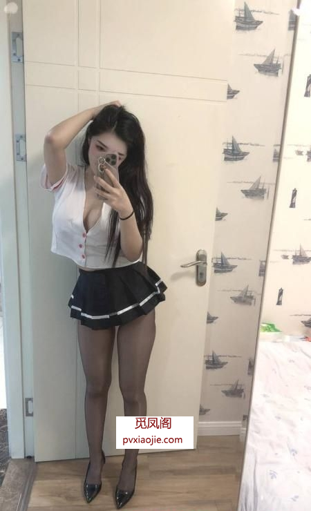 体验风骚美乳御姐