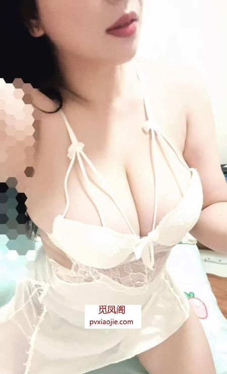 巨乳大波小姐姐