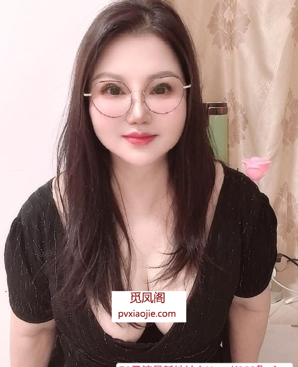 白云丰胸肥臀少妇