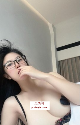美乳少女小狐狸