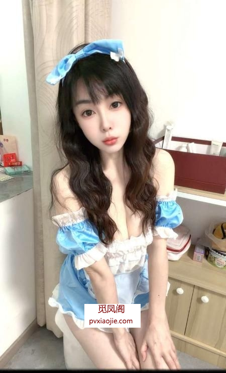 闷骚大白乳姐姐