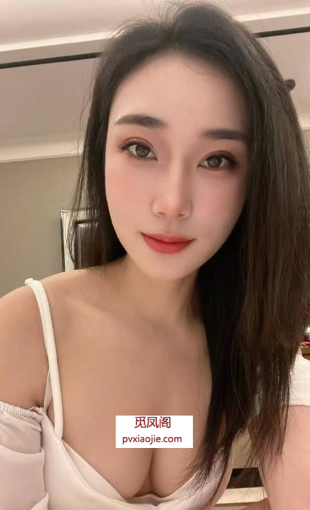 丰满迷人美少妇