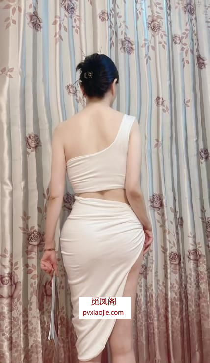 长腿美艳少妇