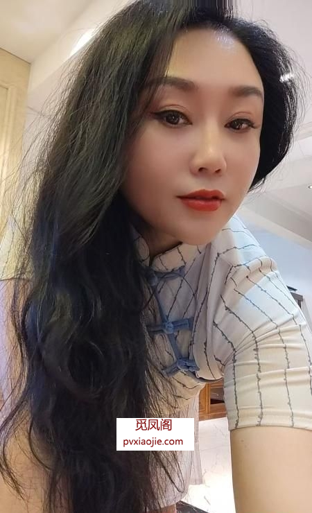潮喷毒龙骚货小青