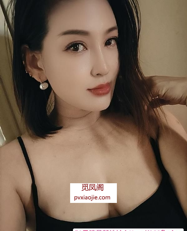 白嫩大屁股性感少妇