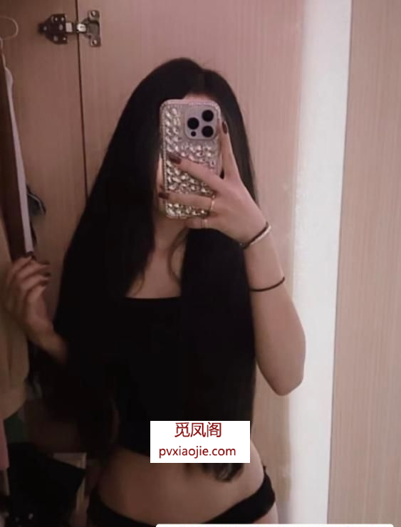 身材曼妙的原装美少女