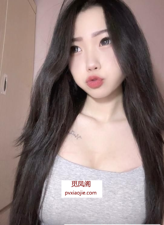 身材曼妙的原装美少女
