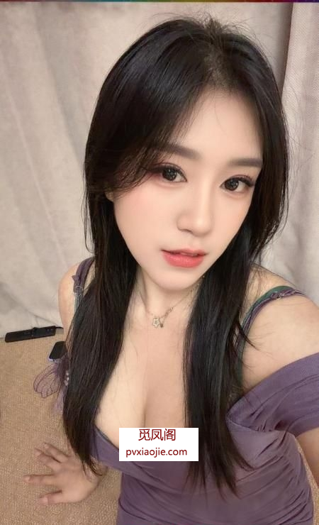 雨花舌吻大胸妹