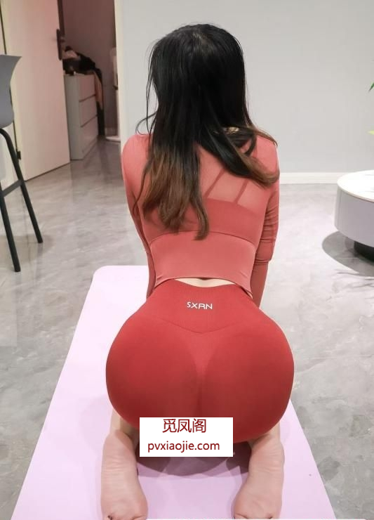 大胸黑丝性感美女